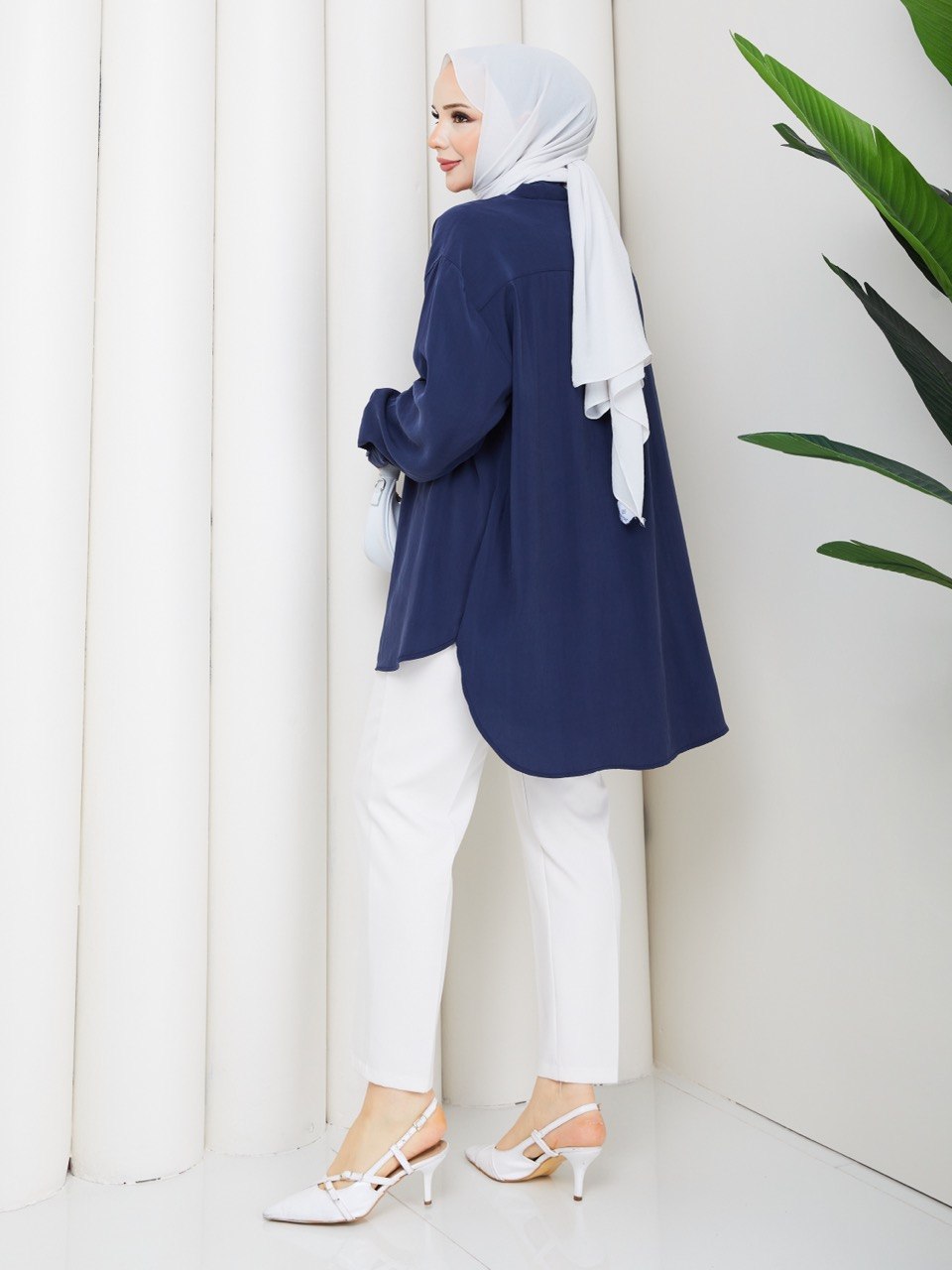 KRAVATLI GOLD AKSESUARLI MODAL GÖMLEK