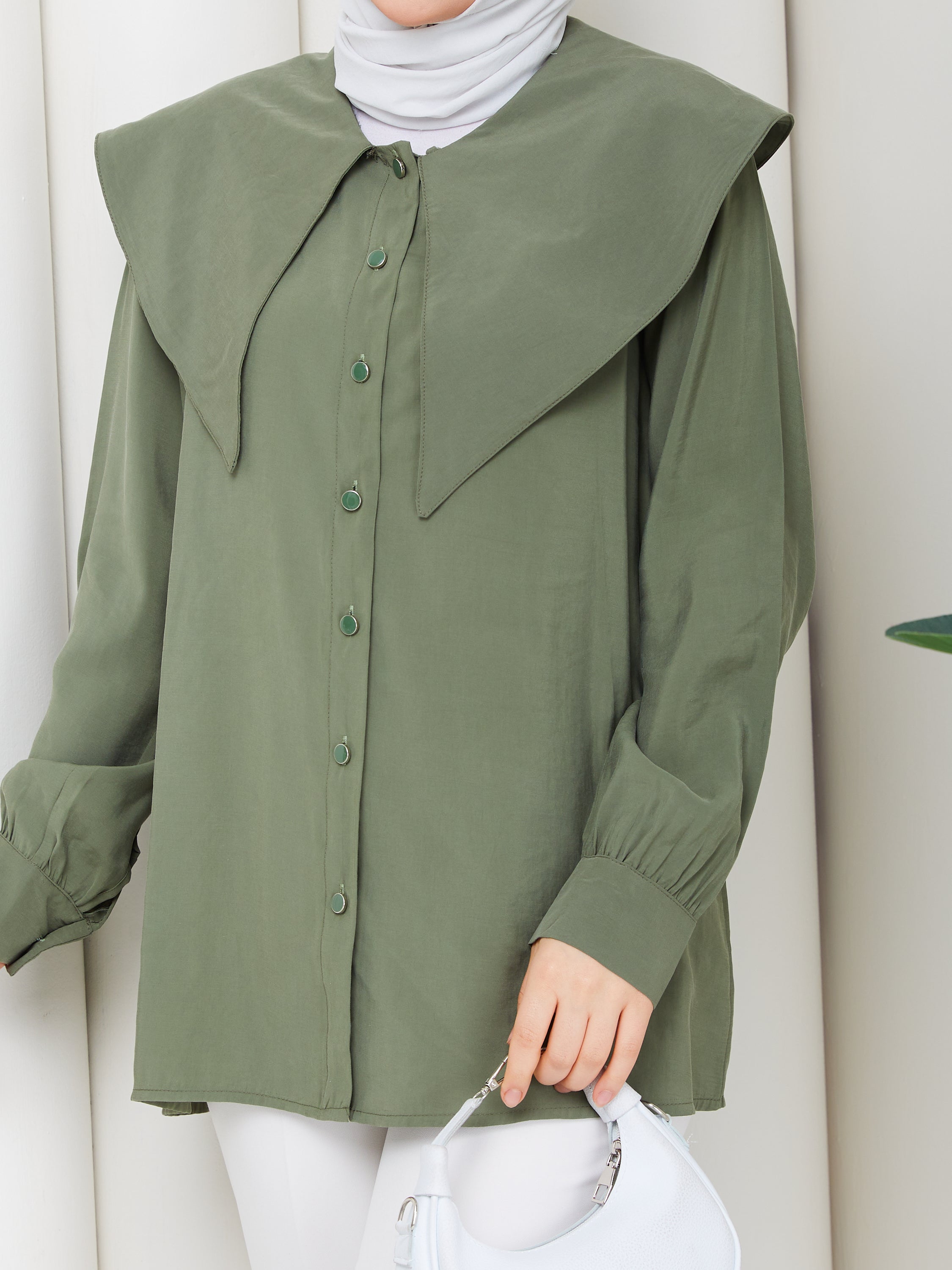 VİOLA BÜYÜK YAKA GÖMLEK