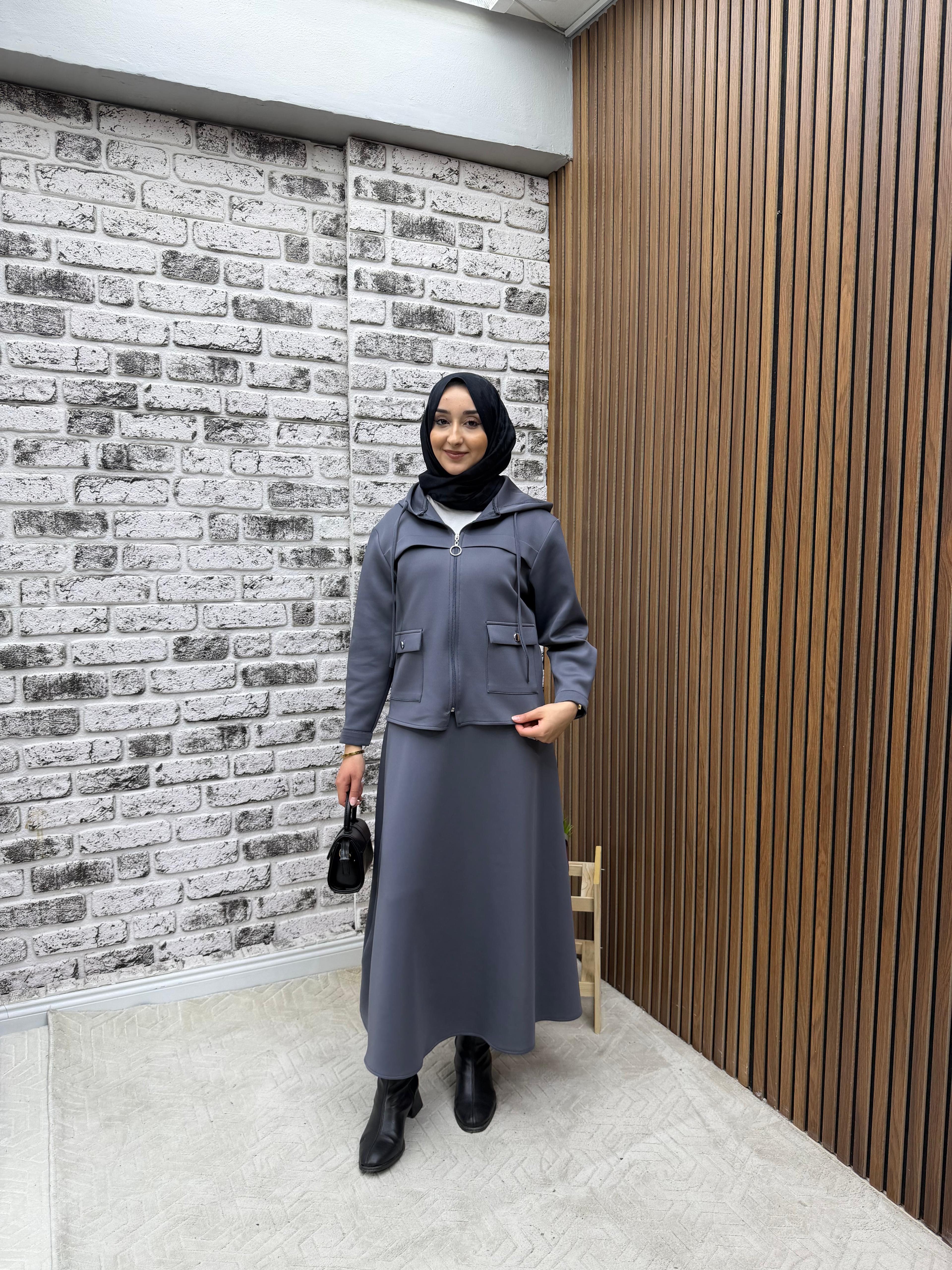 AÇELYA CEP VE  KAPÜŞON DETAYLI SCUBA KUMAŞ KADIN  ETEKLİ TAKIM-remabutik