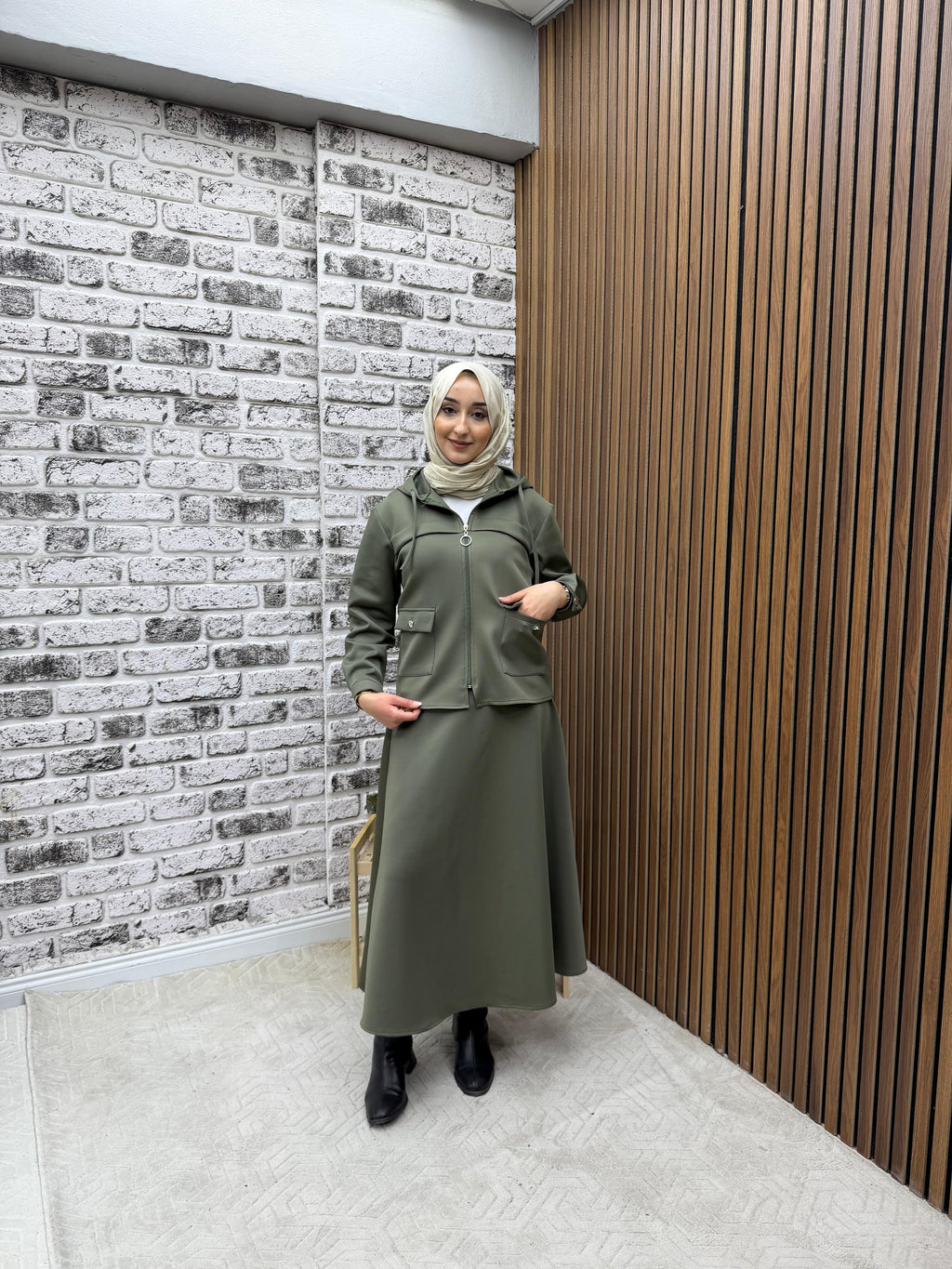 AÇELYA CEP VE  KAPÜŞON DETAYLI SCUBA KUMAŞ KADIN  ETEKLİ TAKIM-remabutik