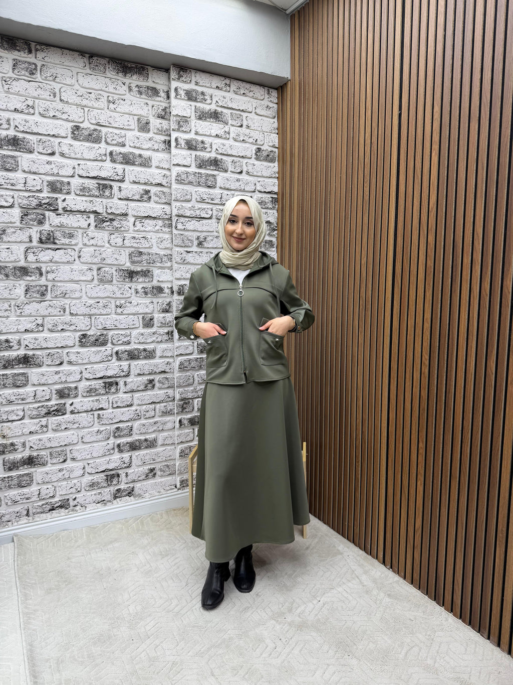 AÇELYA CEP VE  KAPÜŞON DETAYLI SCUBA KUMAŞ KADIN  ETEKLİ TAKIM-remabutik