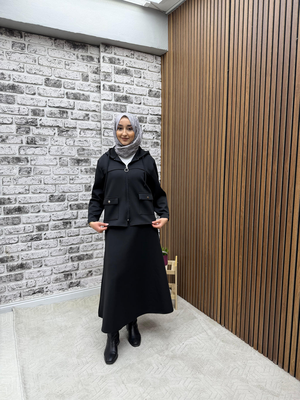 AÇELYA CEP VE  KAPÜŞON DETAYLI SCUBA KUMAŞ KADIN  ETEKLİ TAKIM-remabutik