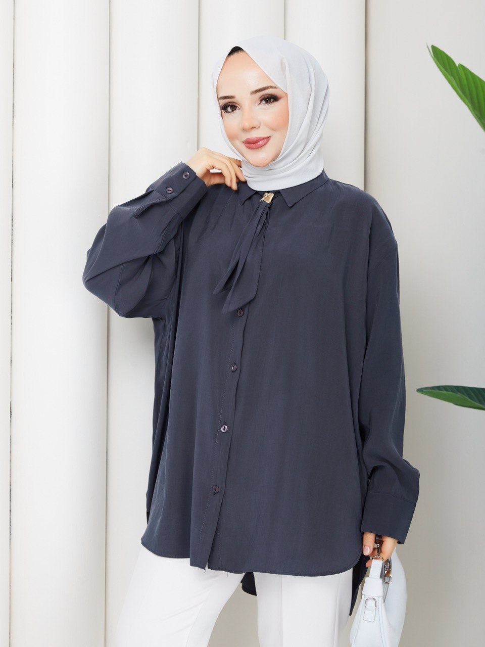 KRAVATLI GOLD AKSESUARLI MODAL GÖMLEK