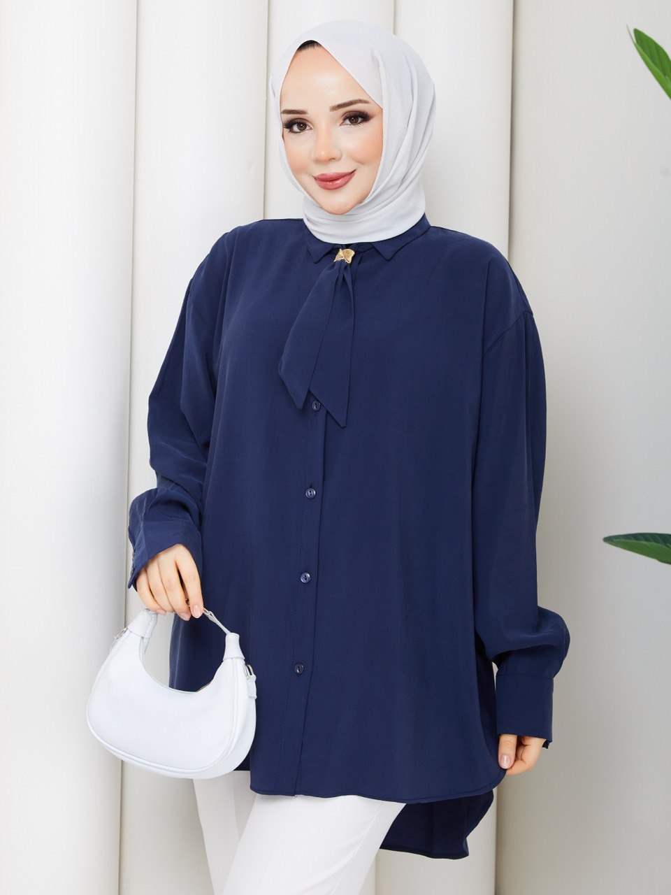 KRAVATLI GOLD AKSESUARLI MODAL GÖMLEK