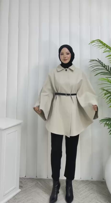 KEMER VE DÜĞME DETAYLI İTHAL KUMAŞ PANÇO
