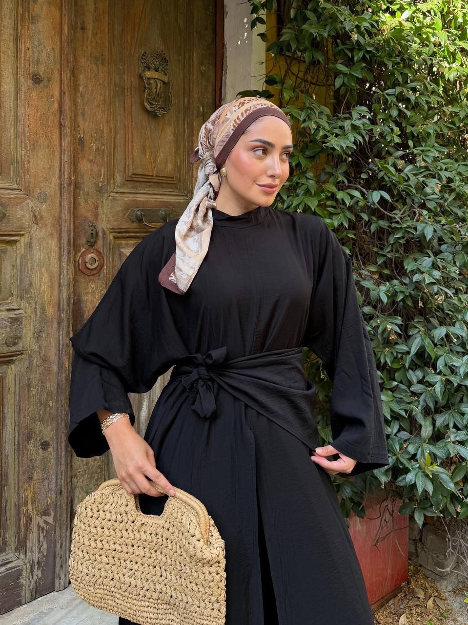 KADIN ÇİLEK KUMAŞ OVERSİZE KESİM ŞAL ABAYA PANTOLON 3'LÜ TAKIM