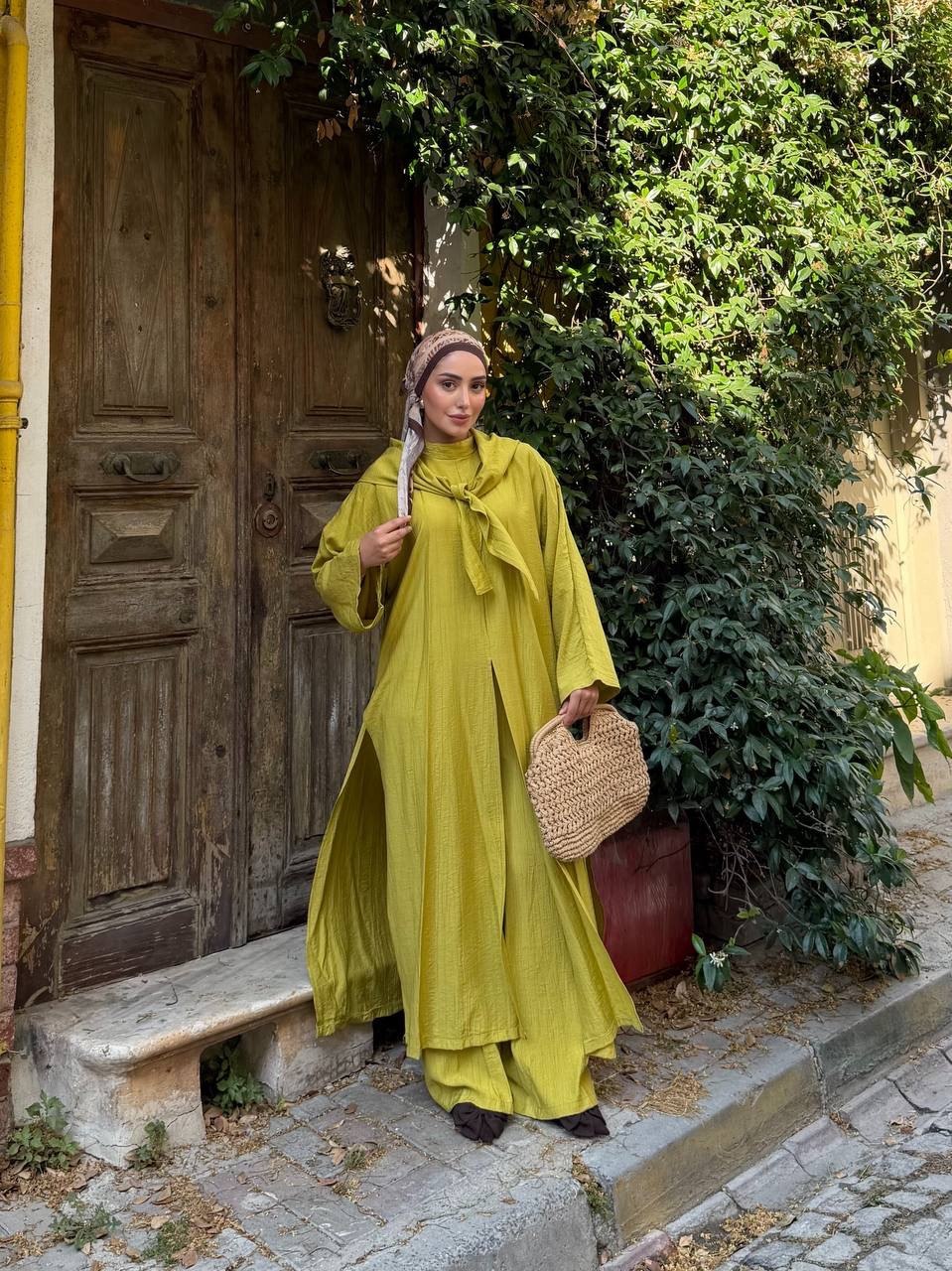 KADIN ÇİLEK KUMAŞ OVERSİZE KESİM ŞAL ABAYA PANTOLON 3'LÜ TAKIM