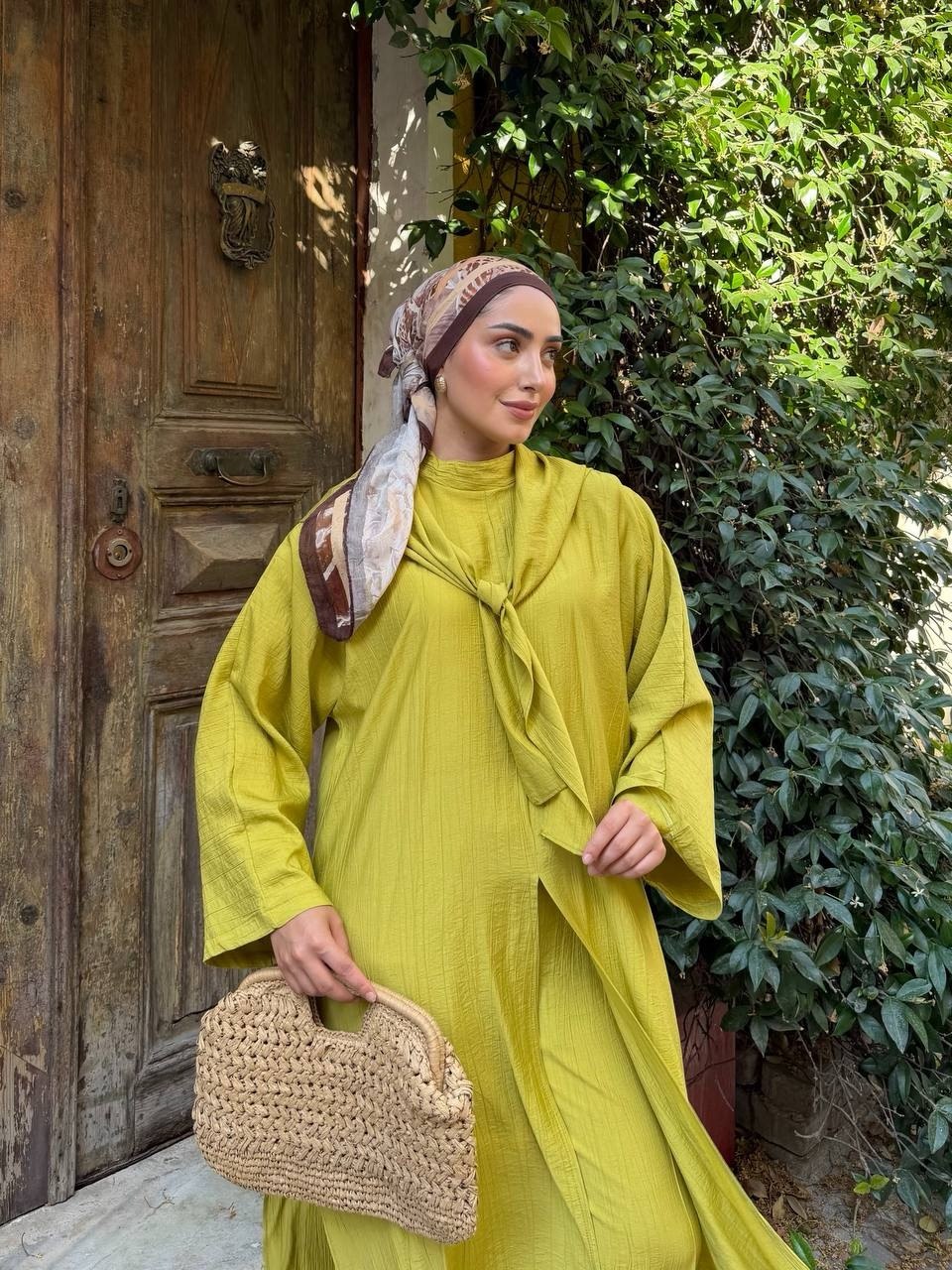 KADIN ÇİLEK KUMAŞ OVERSİZE KESİM ŞAL ABAYA PANTOLON 3'LÜ TAKIM