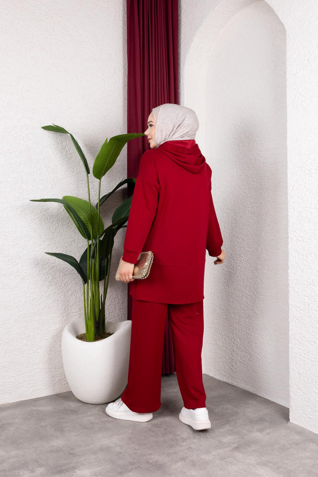 OYŞHO KAPÜŞON DETAYLI RAHAT KALIP PANTOLON BELİ LASTİKLİ İKİLİ TAKIM-remabutik